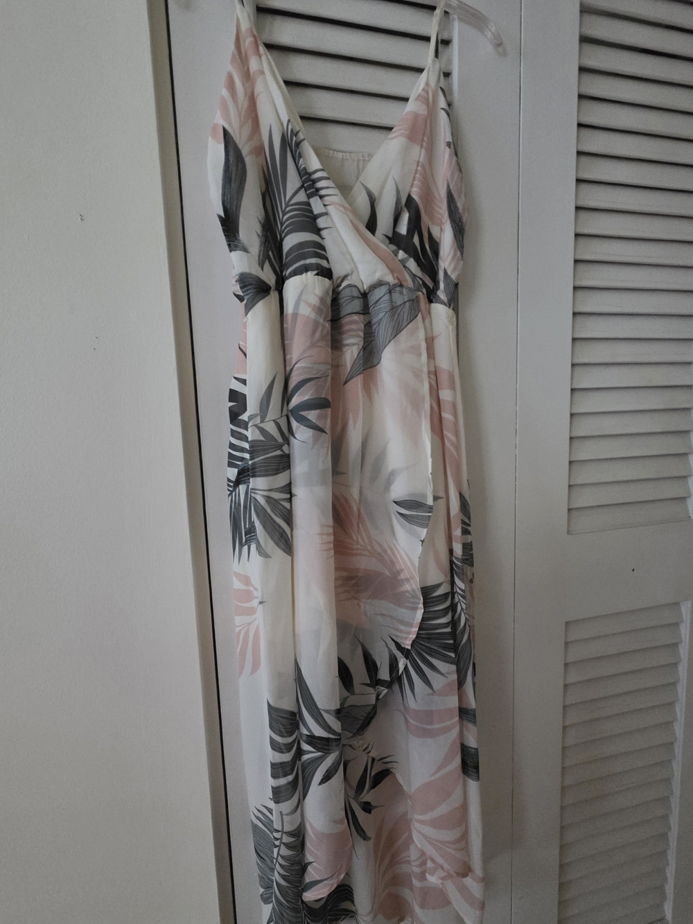 Sleeveless V-Neck Tropical Print Maxi Dress